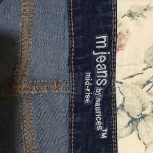 M Jeans by Maurice’s mid rise sz 10 short